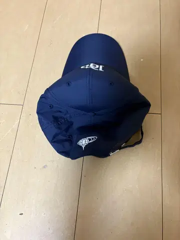네이비 로고 캡