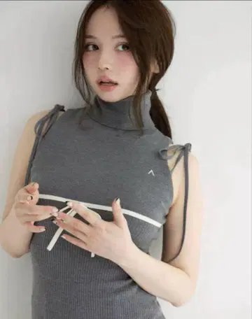 andmary Adele ribbon tank gray