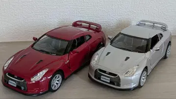 [ 새상품 ] GT-R 미니카 1/43 2대 세트