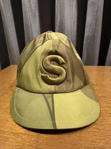 sacai kaws S 로고 카키 캡