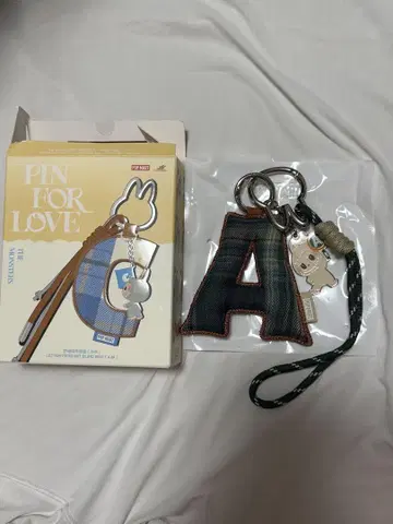 popmart 러브브 pin for love 키링 A