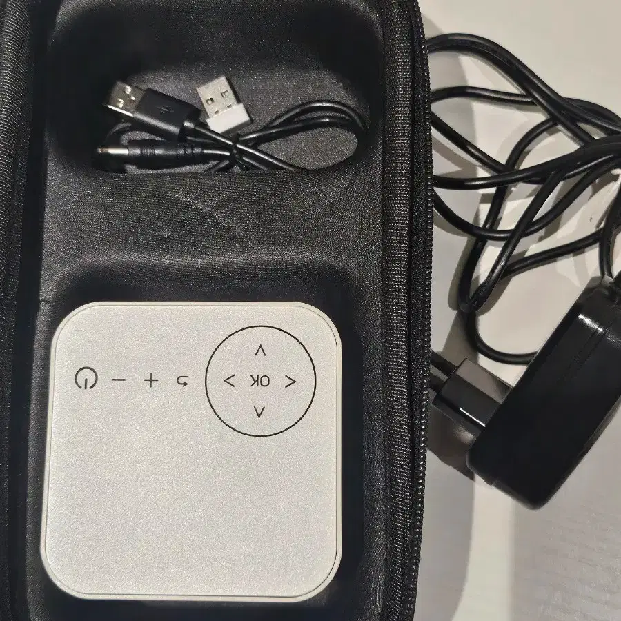 Blick Cube Mini Projector