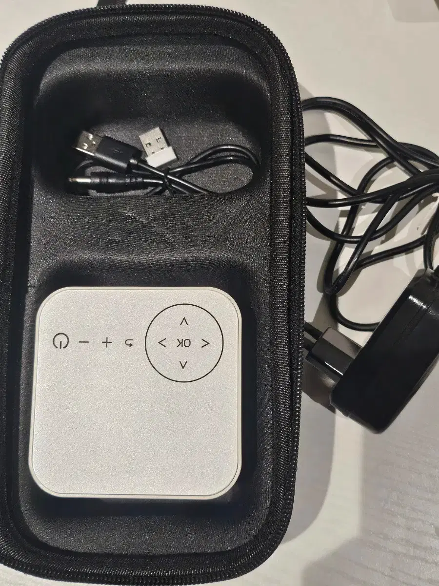 블릭 큐브 미니 프로젝터