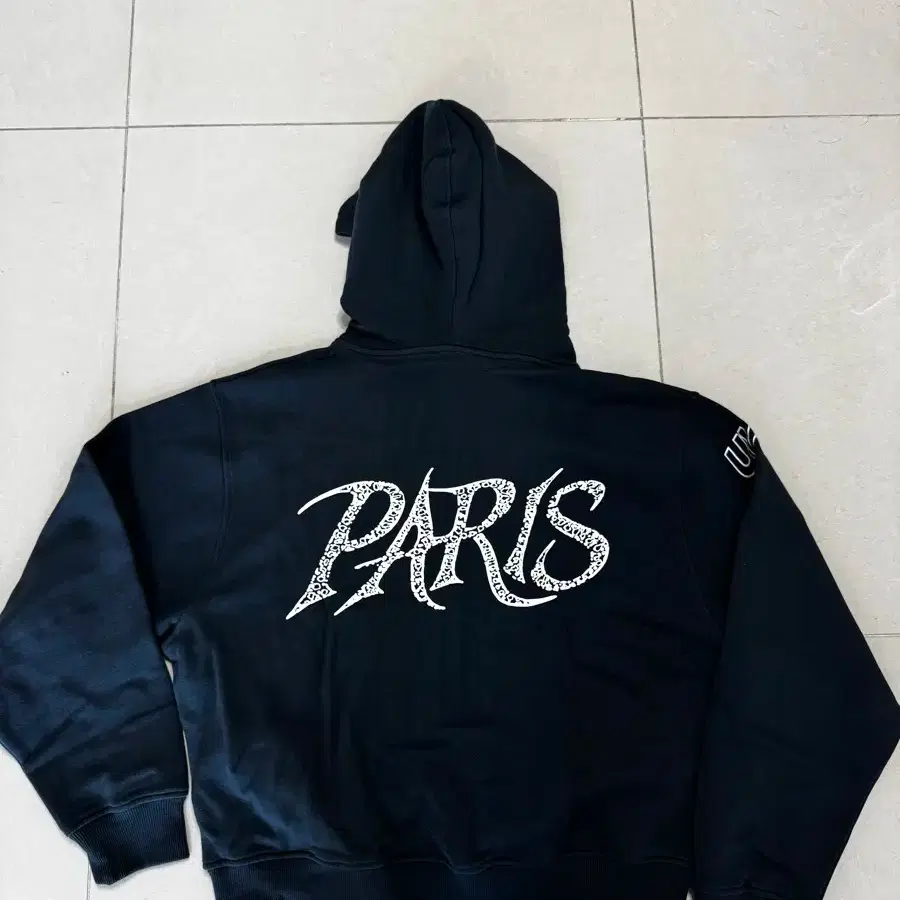 Uvu Paris Hoodie Zip-up XS Size New Product on Bunjang Global Site.