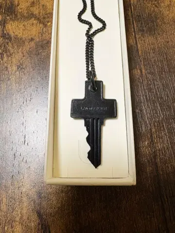 래드뮤지션 목걸이