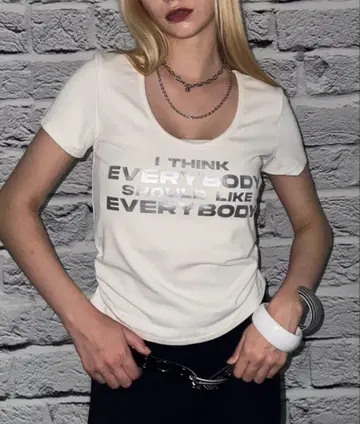 SHAGGIE U넥 T셔츠 y2k