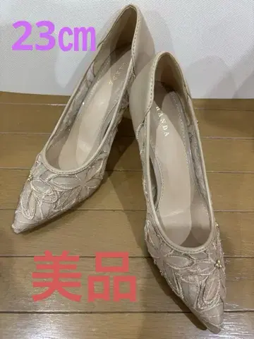 자수 장식 베이지 스틸레토 하이힐