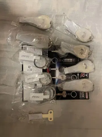 닛산 GTR 컬렉터블 키 묶음 판매