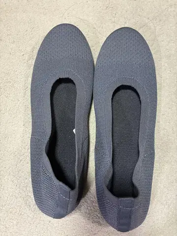 무인양품 다크 그레이 플랫슈즈