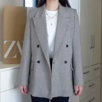 ZARA 체크 무늬 테일러드 자켓 // S 사이즈