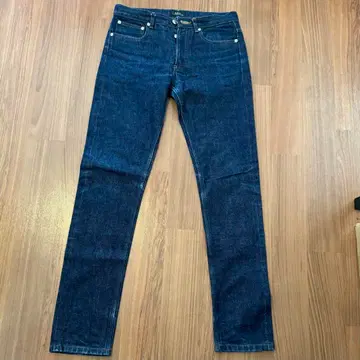 A.P.C. 프티 뉴 스탠다드 청바지