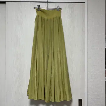 카키색 플레어 롱 스커트