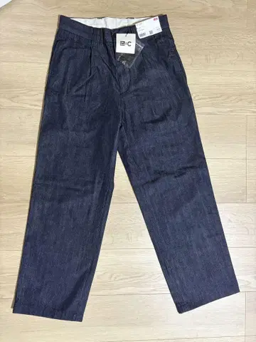 UNIQLO C 턱 스트레이트 데님 팬츠 69 NAVY 사이즈 70