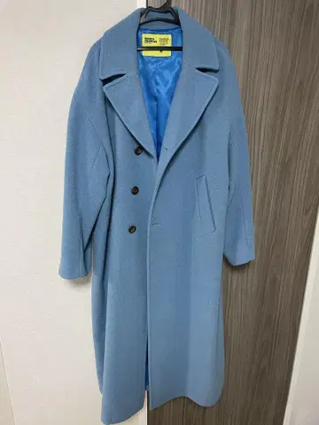 파란색 더블 브레스트 롱 코트