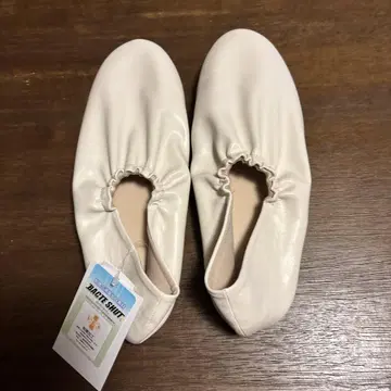 화이트 BACTE SHUT 플랫슈즈 Mushroom L 사이즈