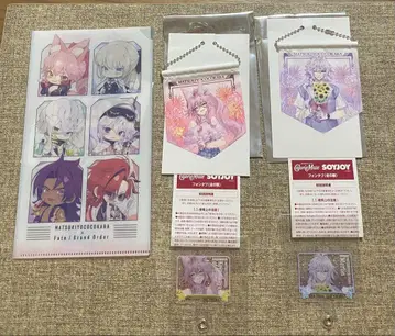 FGO 멀티 케이스 1개, 미니 가랜드 2개, 폰 탭 2개 마츠키요코코라