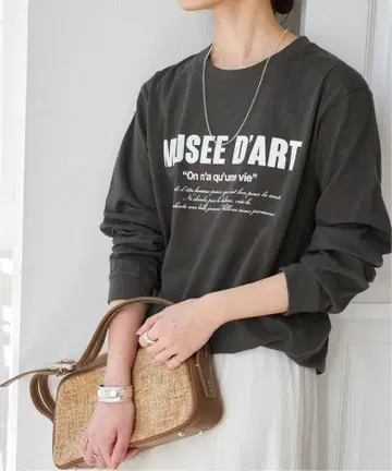 Spick and Span MUSEE DART 로고 롱T