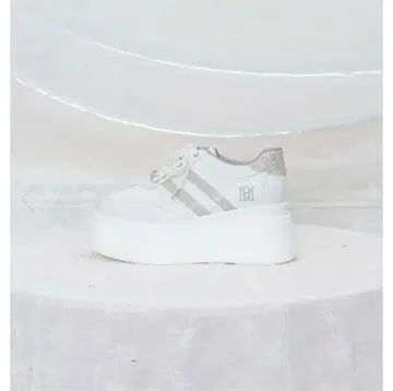 RoseMuse 로제뮤즈 Glitter point sneakers