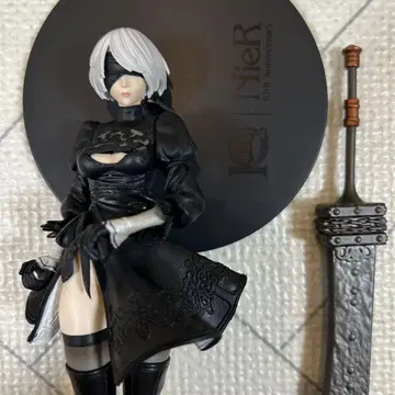 NieR 10주년 기념 복권 B상 2B 동상 피규어 백수의 검왕