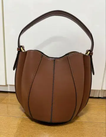 ZARA 버킷백