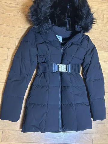 퍼 달린 다운 자켓