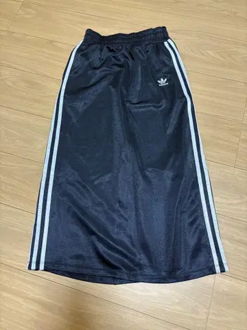 아디다스 3 라인 롱 스커트 블랙