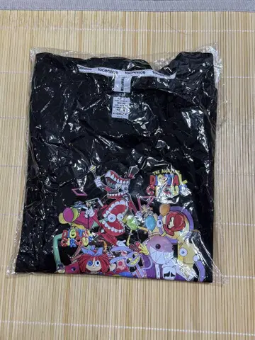 미개봉 새상품 디지털 서커스 T셔츠 블랙 사이즈 130