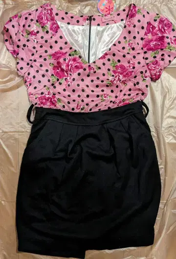 미사용 새상품 MARS 마즈 장미 도트 무늬 핑크 원피스