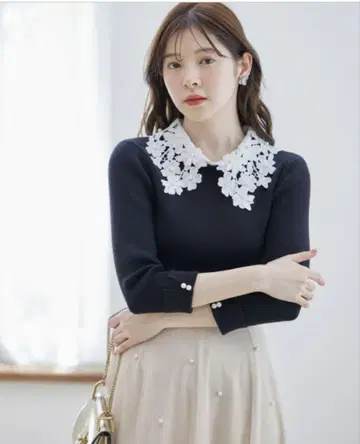 레이스 옷깃 네이비 니트