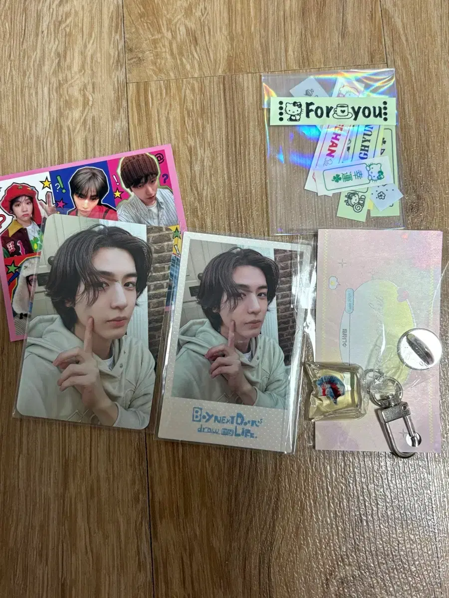 Boynextdoor Leehan collectbook 1 poca pola pre-order benefit fish keyring