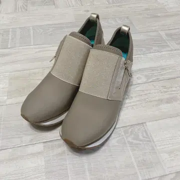 새상품 brilliant hawkins sport 힐 스니커즈 통굽 24