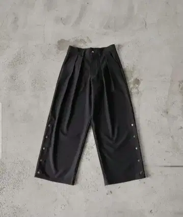 [CLEL] 멀티 실루엣 루즈 사이드 버튼 팬츠 S