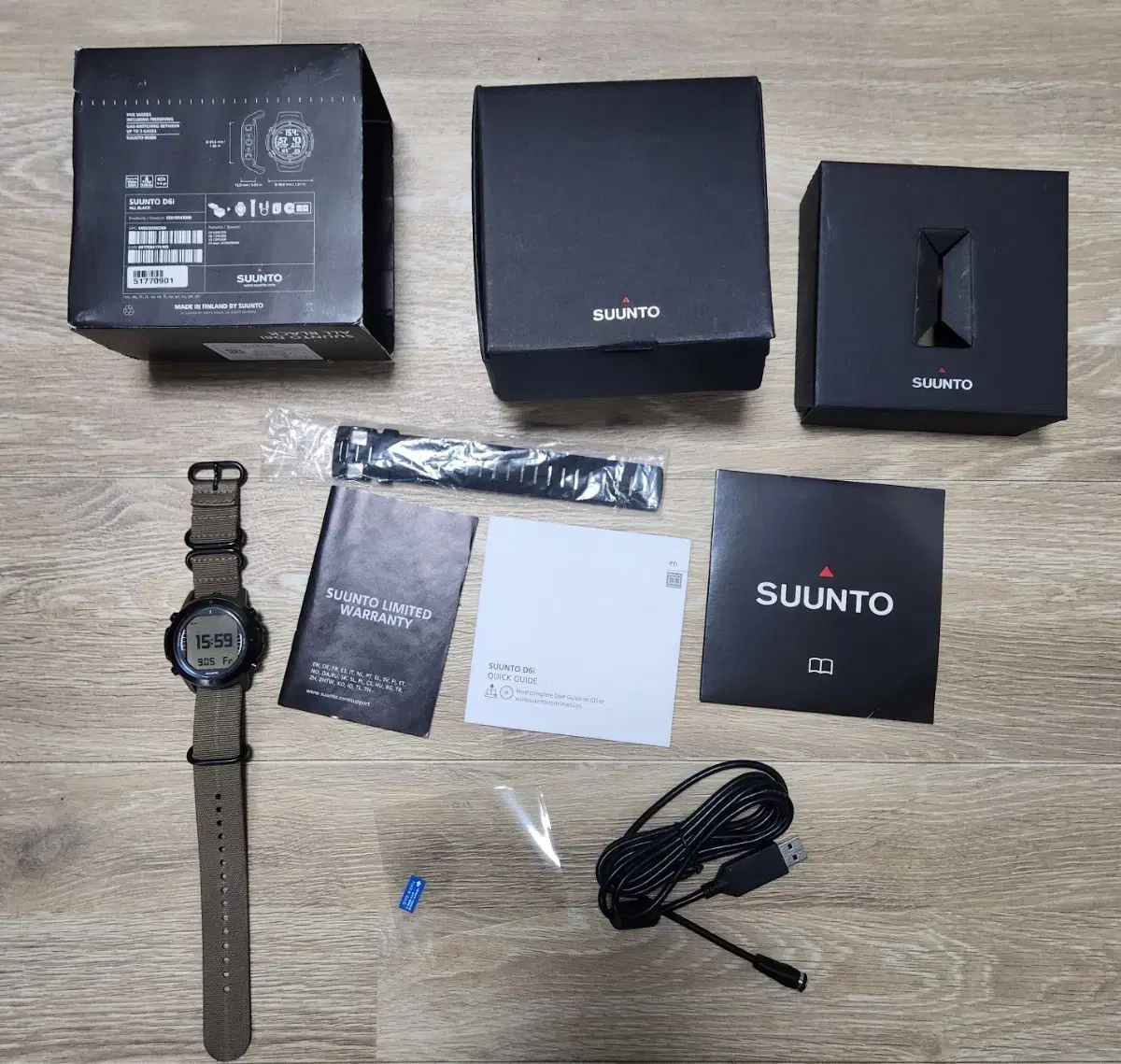 SUUNTO D6i ダイブコンピュータ ジャンク Suunto D6i Elastomer - Air 