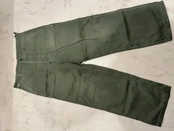 올리브 그린 베이커 팬츠
