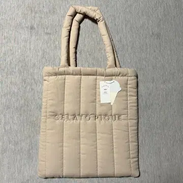 젤라또피케 베이지 퀼팅 토트백