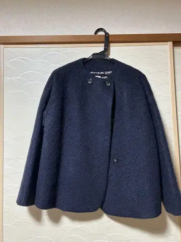 프라우에 아 푸페 네이비 울 코트 꽃무늬 안감
