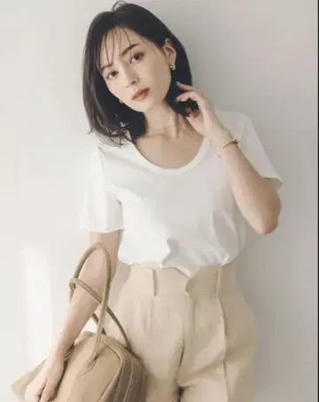 아뉴앙스 실크 터치 코튼 U넥 T셔츠 화이트