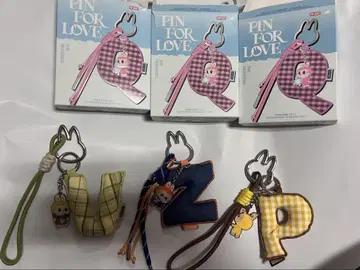 러브부 알파벳 PIN FOR LOVE 키링 V
