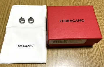 [ 새상품 미사용 ] FERRAGAMO 간치니 귀걸이 페라가모