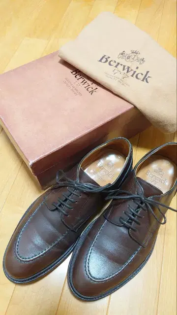 [ 새상품급 박스 포함 ] Berwick U칩 가죽 신발 UK8 4168