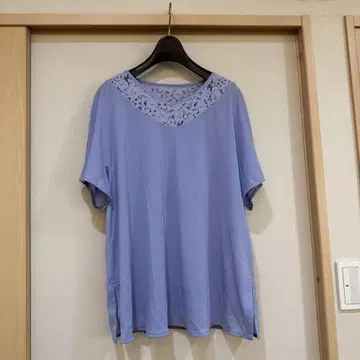 연보라색 레이스 V넥 티셔츠