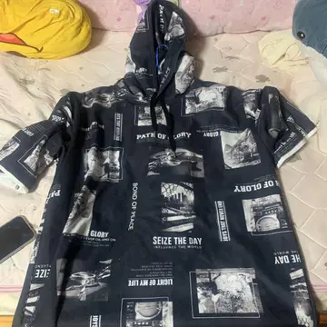 그래픽 프린트 후드 부착 후드티