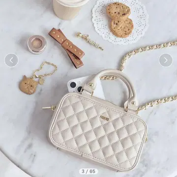 FURFUR 퍼 퀼팅 폰 홀더 BEG 베이지