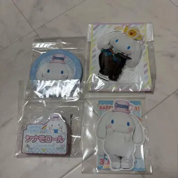 시나모롤 아크릴 스탠드 명찰 스티커 캔뱃지
