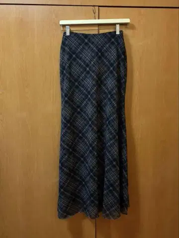 ZARA 체크 무늬 플레어 롱 스커트