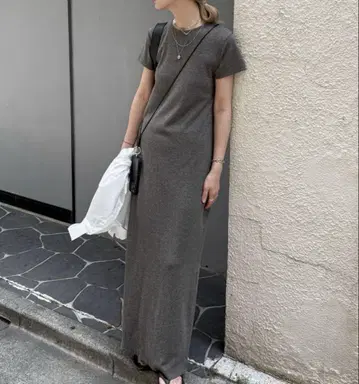 컷 리브 하프 슬리브 원피스 페피르 feepur 2T