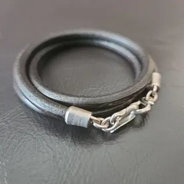 GARNI 가르니 Coil Bracelet DARK BROWN