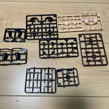 메가미 디바이스 버스터돌 탱크 레그 부품