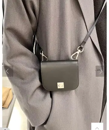 ITTI x Lui's 이치 x 루이스 크리스티 숄더 지갑 최저가