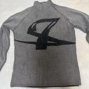 G.E.E.K 니트 스웨터